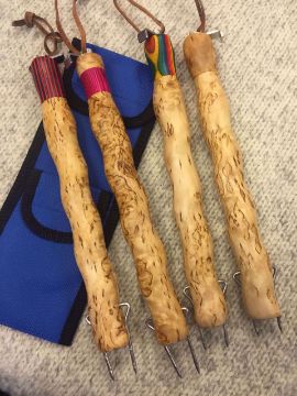 Vis detaljer for Grillpinne Masurbjørk Laminert 110cm Ass farger Bilde av Grillpinne Masurbjørk Laminert 110cm Ass farger