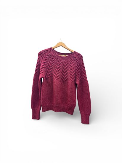 Bilde av Yoke Cabled Sweater Berry S